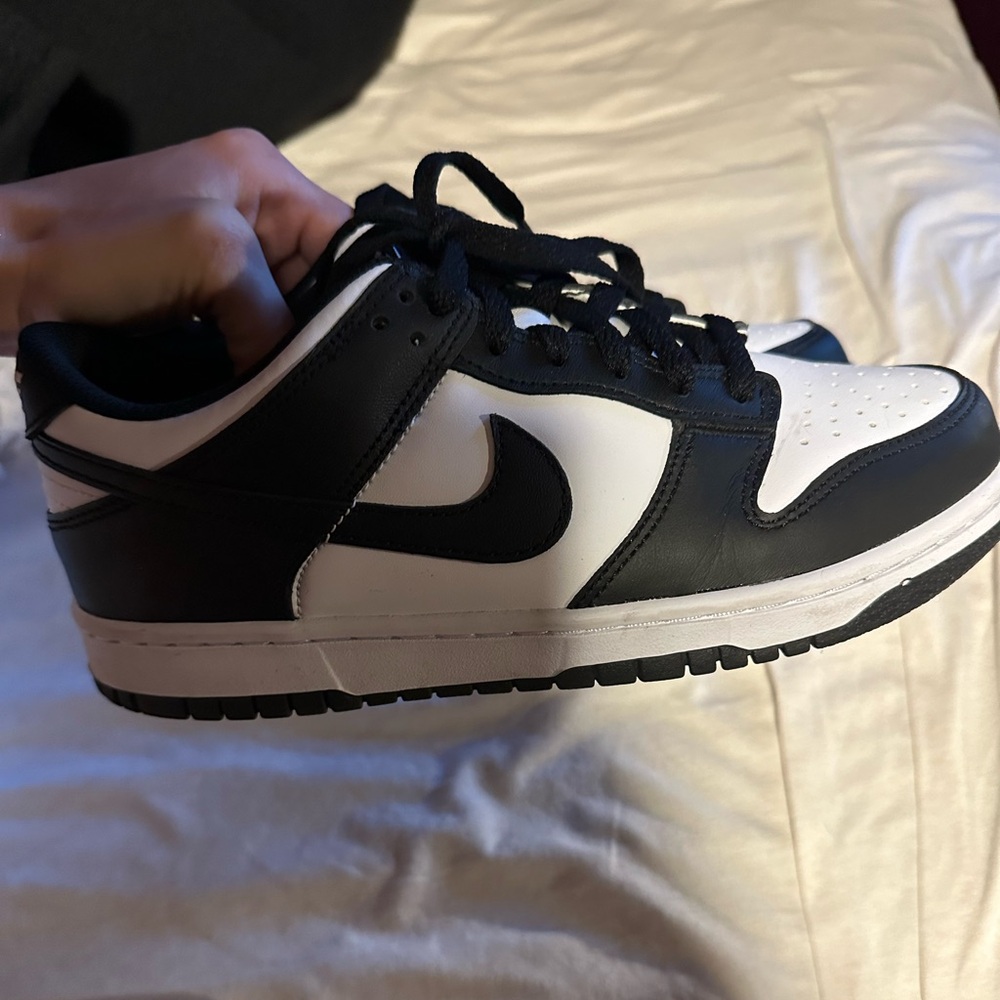 Nike Men's Classic Black and White Sneakers